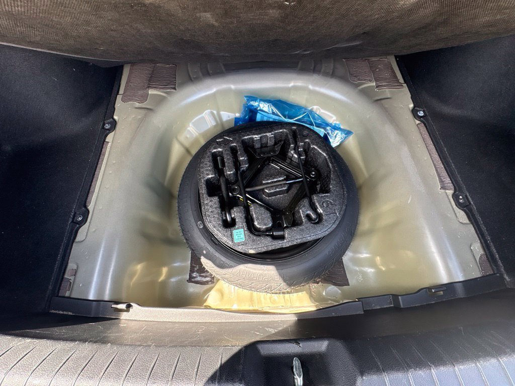 Used 2023 Blue Hyundai SEL image 14