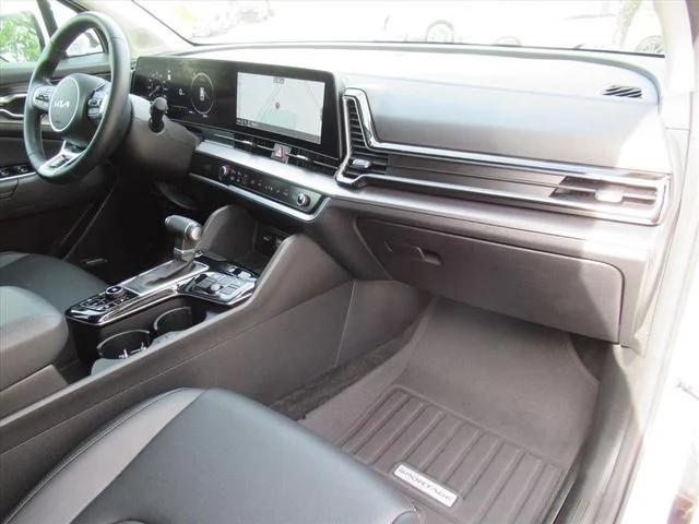 Used 2025 White Kia SX image 10