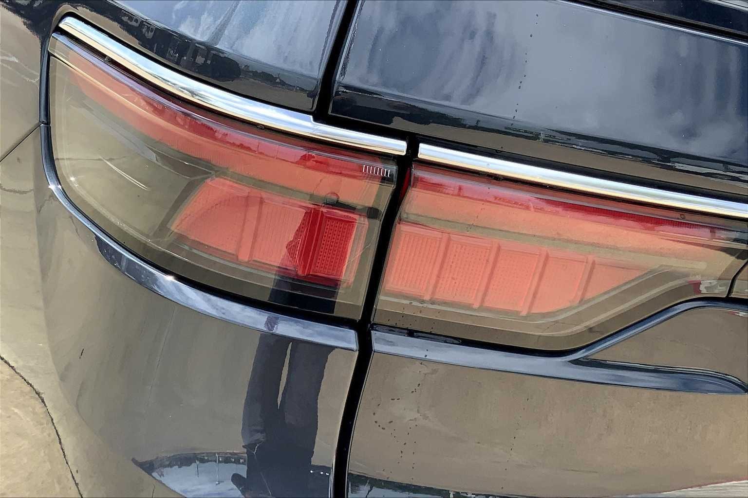 2025 Jeep Wagoneer Series I - Photo 14