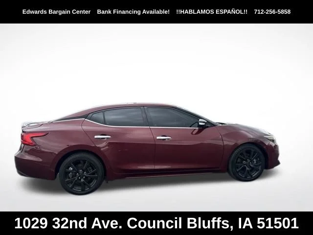 Used 2017 Red Nissan 3.5 SV image 8