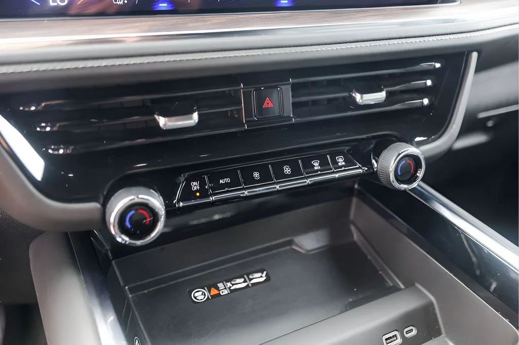 Used 2025 Gray Chevrolet LT image 22