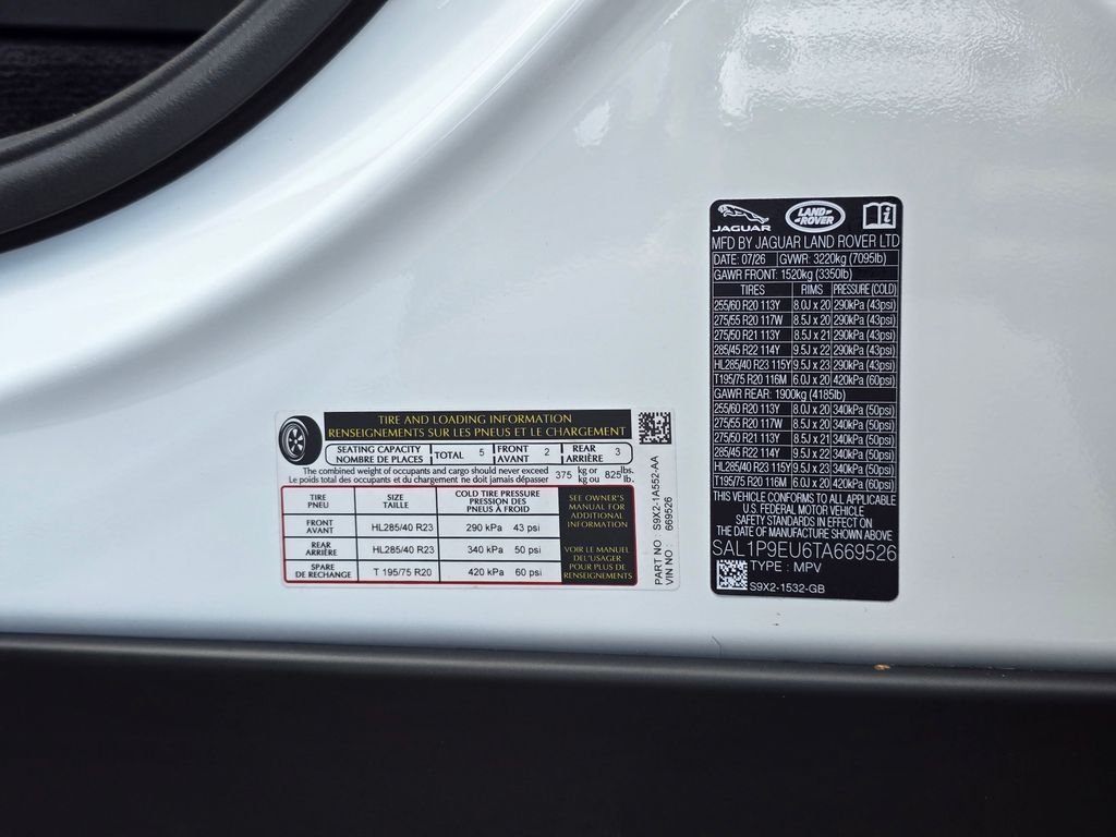 New 2026 Fuji White LAND ROVER SE image 36