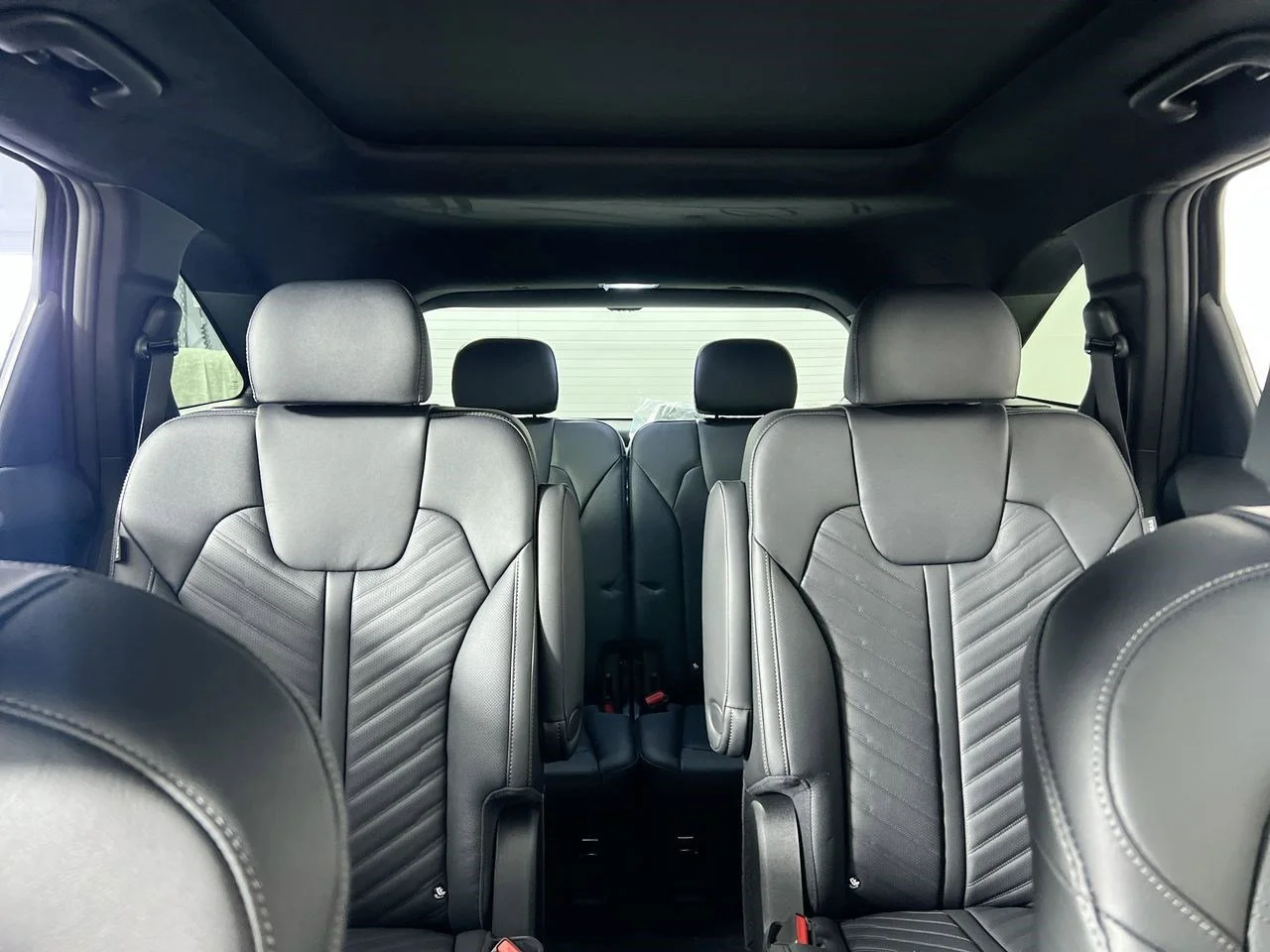 New 2025 Wolf Gray Kia X-Line SX Prestige AWD image 72