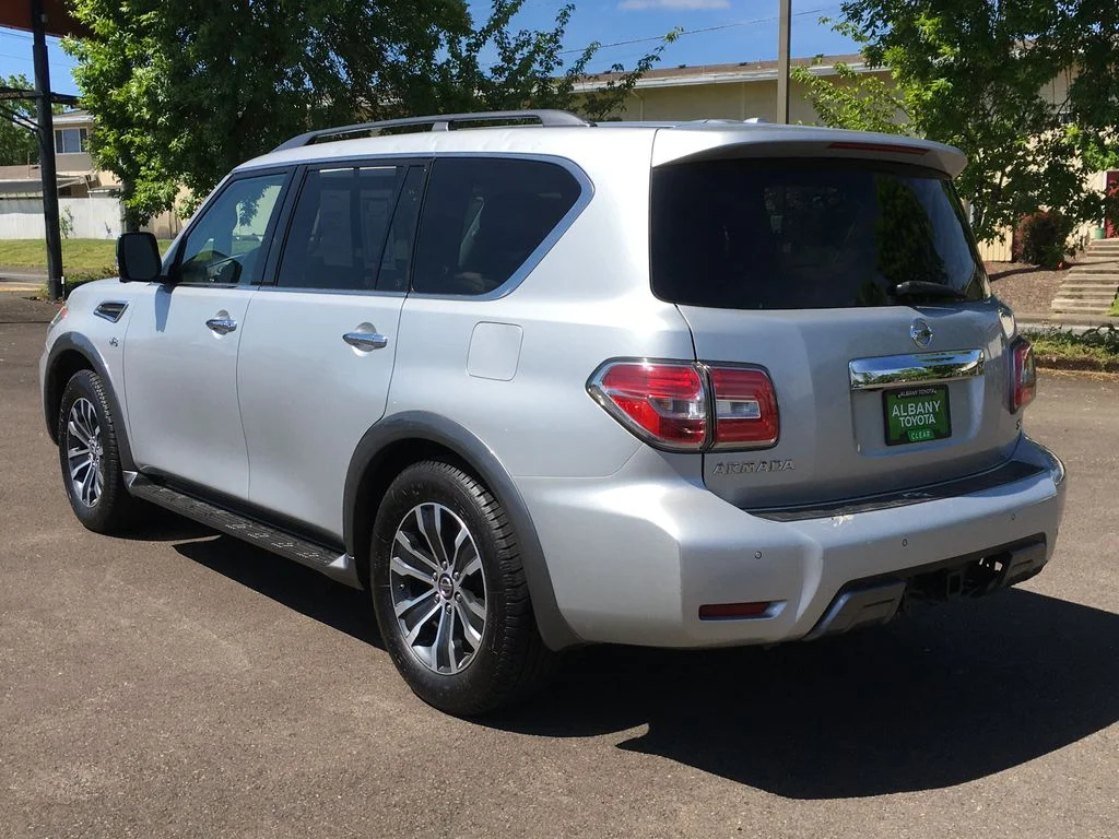Used 2020 Silver Nissan SL image 4