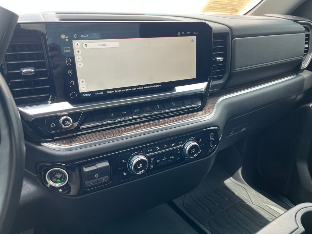 Used 2024 White GMC SLE image 17