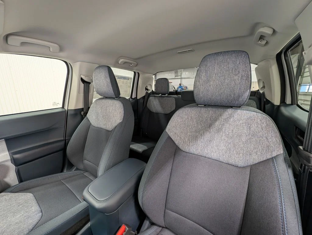 New 2026 Oxford White Ford XLT image 4