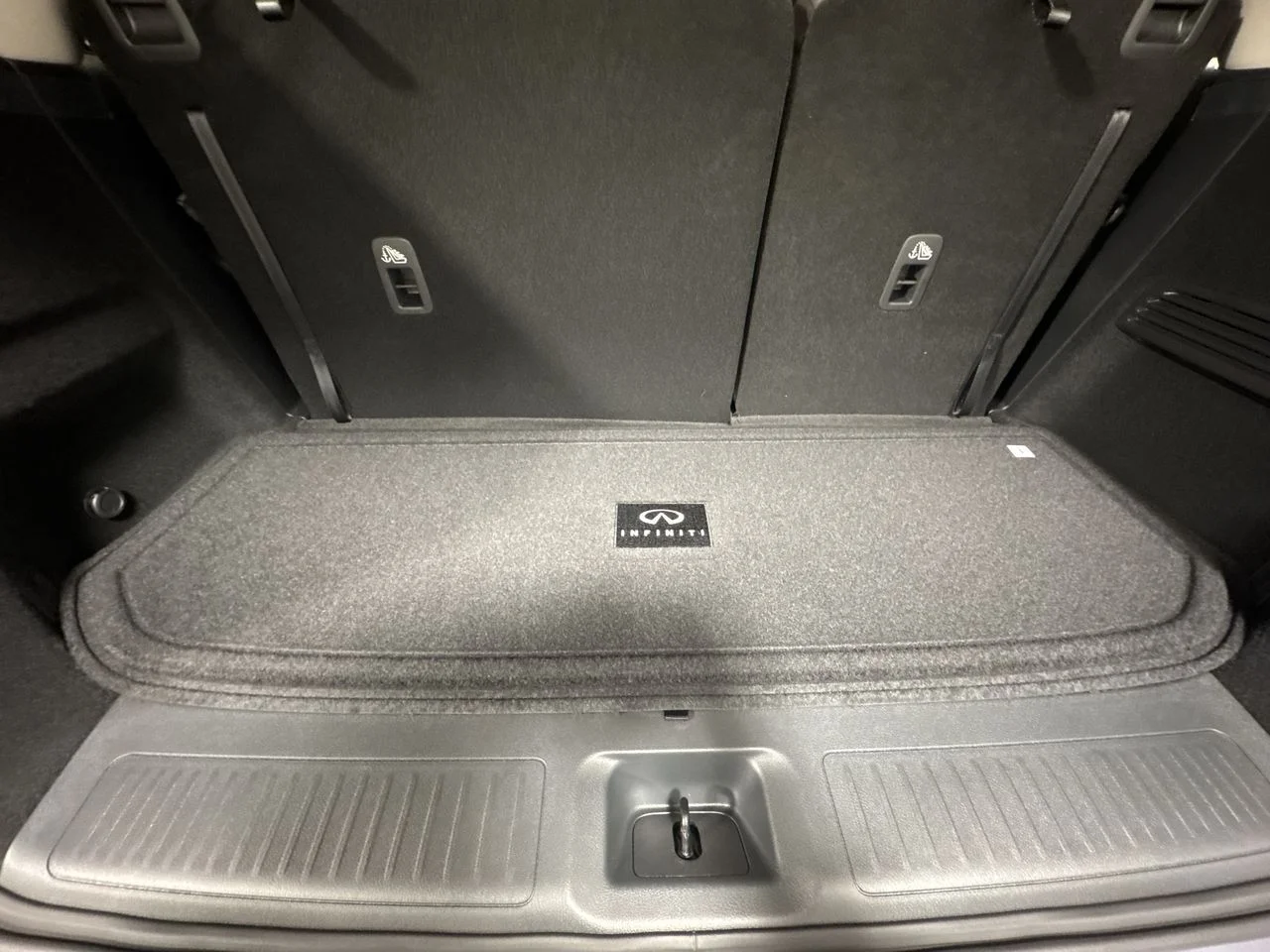 Used 2026 Blue INFINITI LUXE image 35