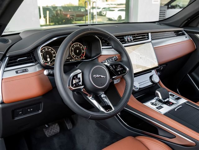 New 2026 Eiger Grey Jaguar P250 R-Dynamic S image 16