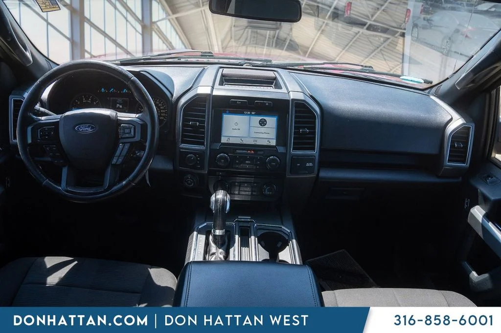 Used 2017  Ford XLT image 4