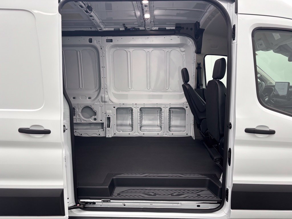 New 2027 White Ford Base image 30