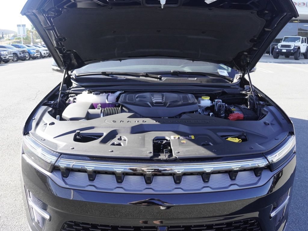 New 2026 High Gloss Black Exterior Paint Jeep Limited Altitude 4X4 image 30