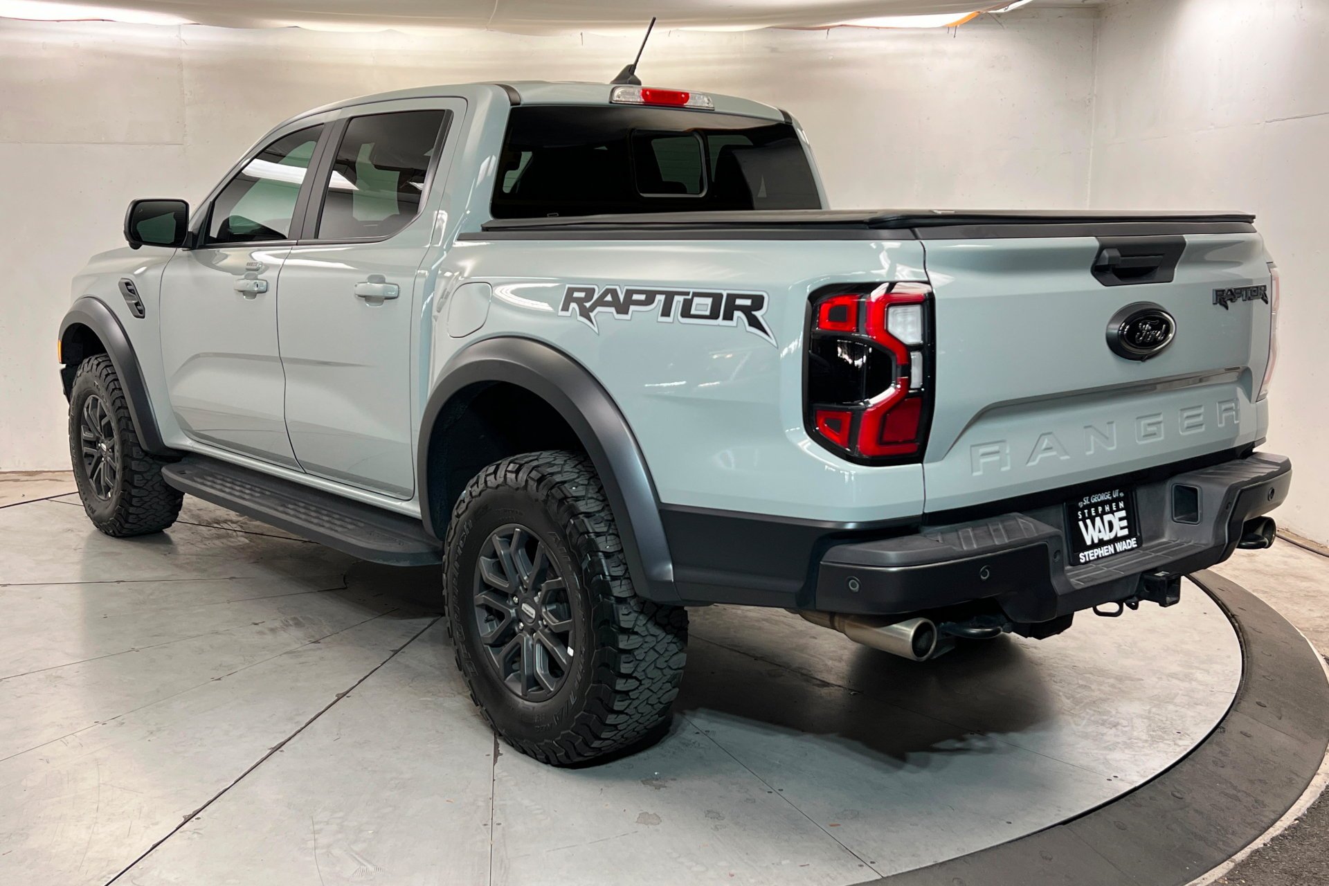 Used 2024 CACTUS GRAY Ford Raptor image 3
