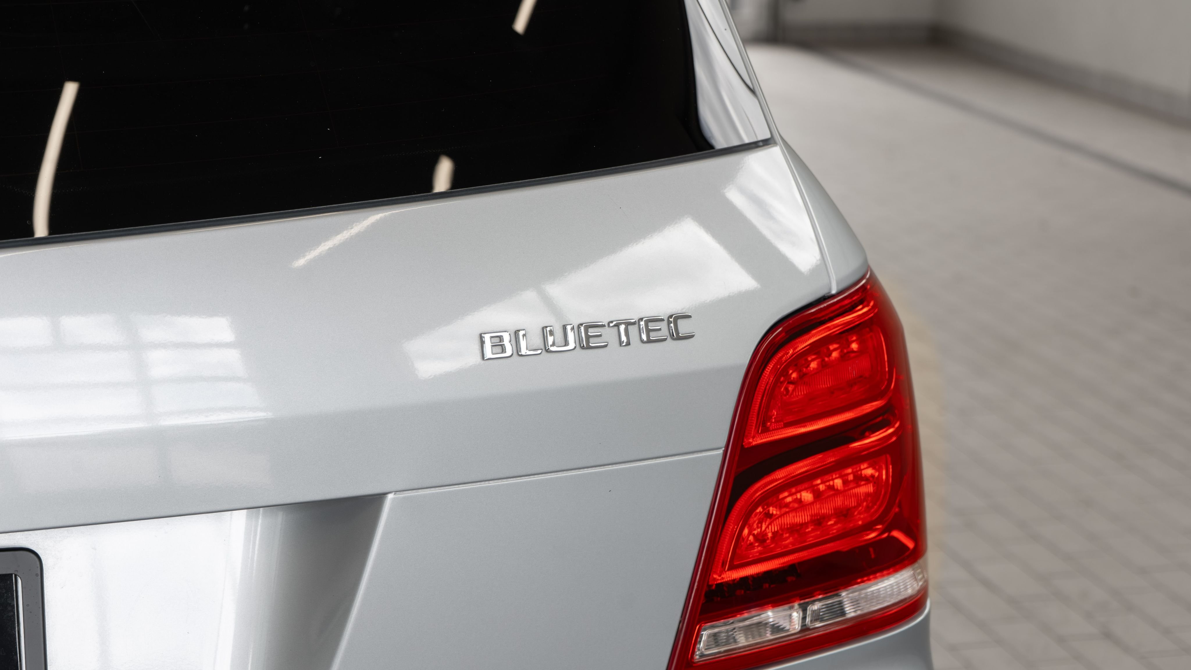 Used 2015 Diamond Silver Mercedes-Benz GLK 250 image 24