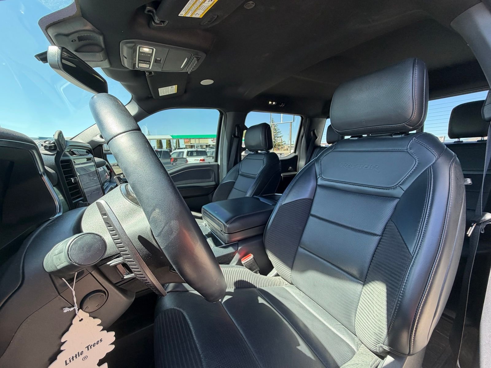 View vehicle photo 7