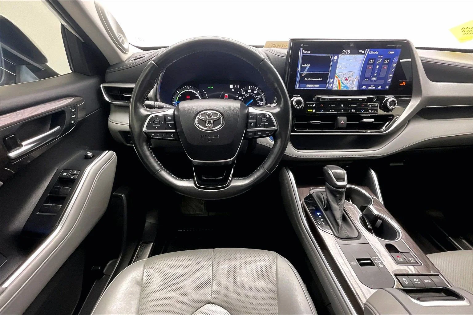Used 2021 Blizzard Pearl Toyota Platinum image 4