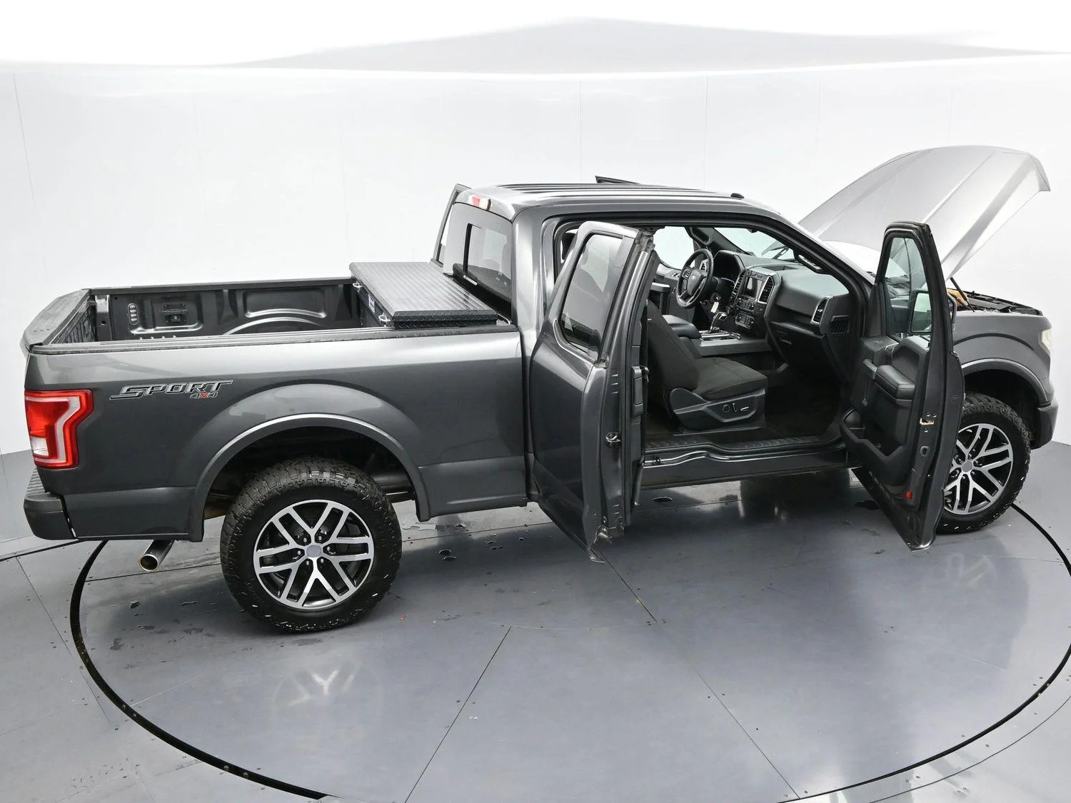 Used 2016 Magnetic Metallic Ford XLT image 44