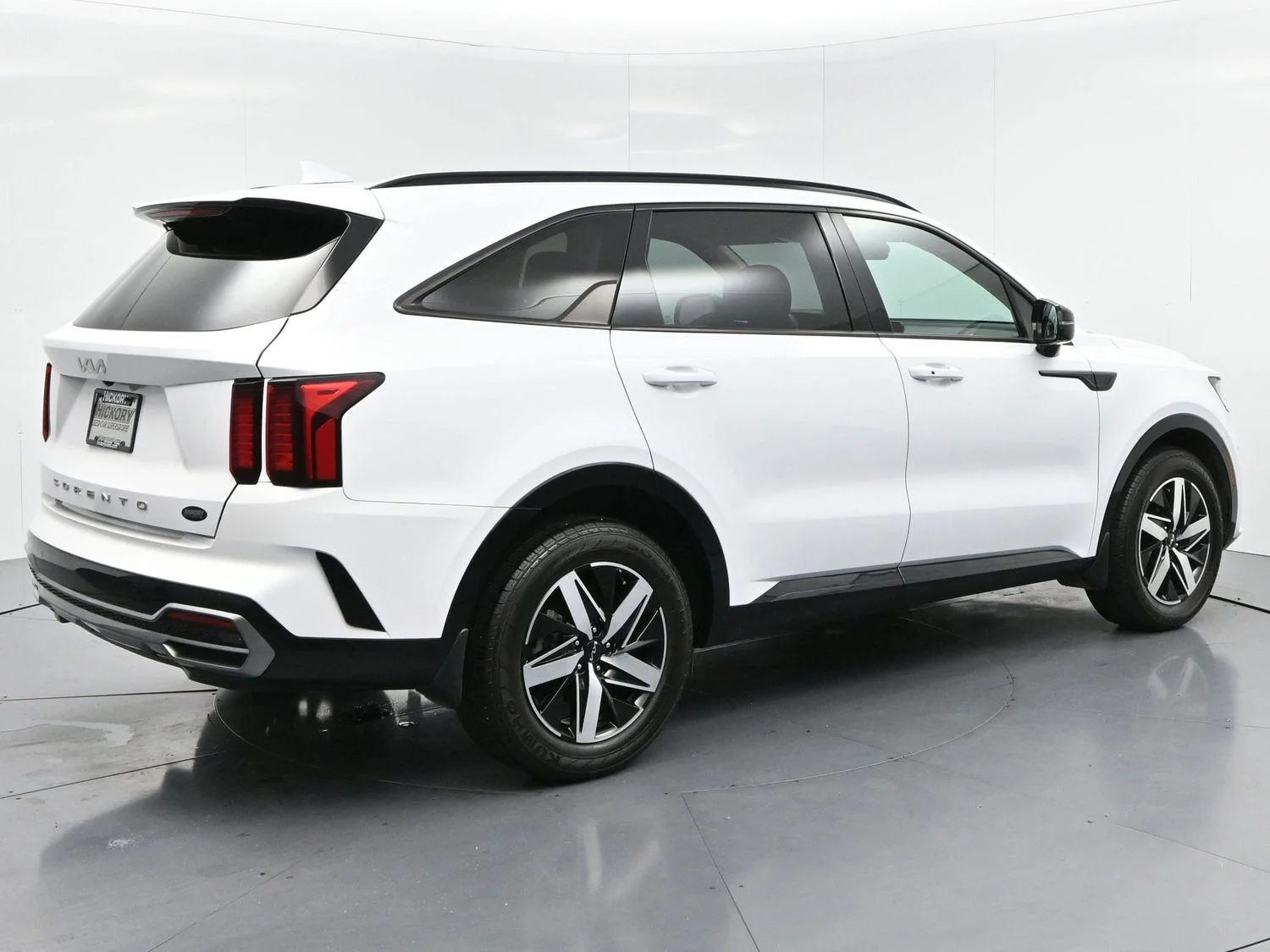 Used 2022 Glacial White Pearl Kia S image 7