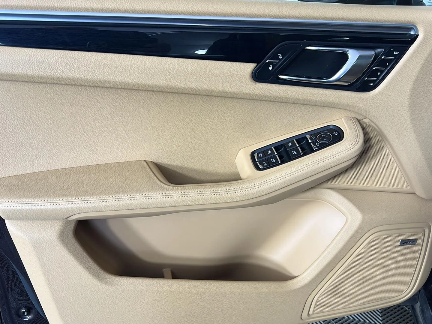 Used 2016  Porsche S image 5