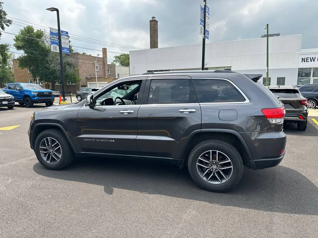 Used 2018 Gray Jeep Limited 4x4 image 6