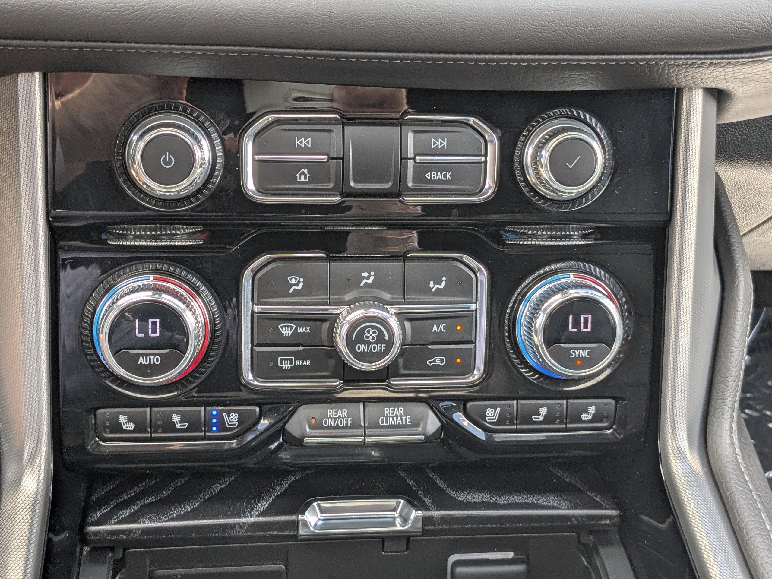 Used 2023 Sterling Metallic GMC Denali image 25