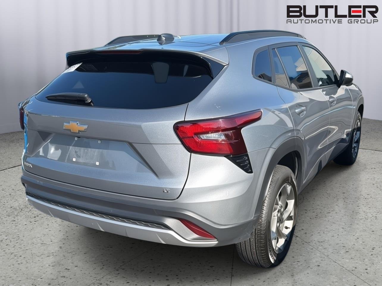 Used 2025 Sterling Gray Metallic Chevrolet LT image 8