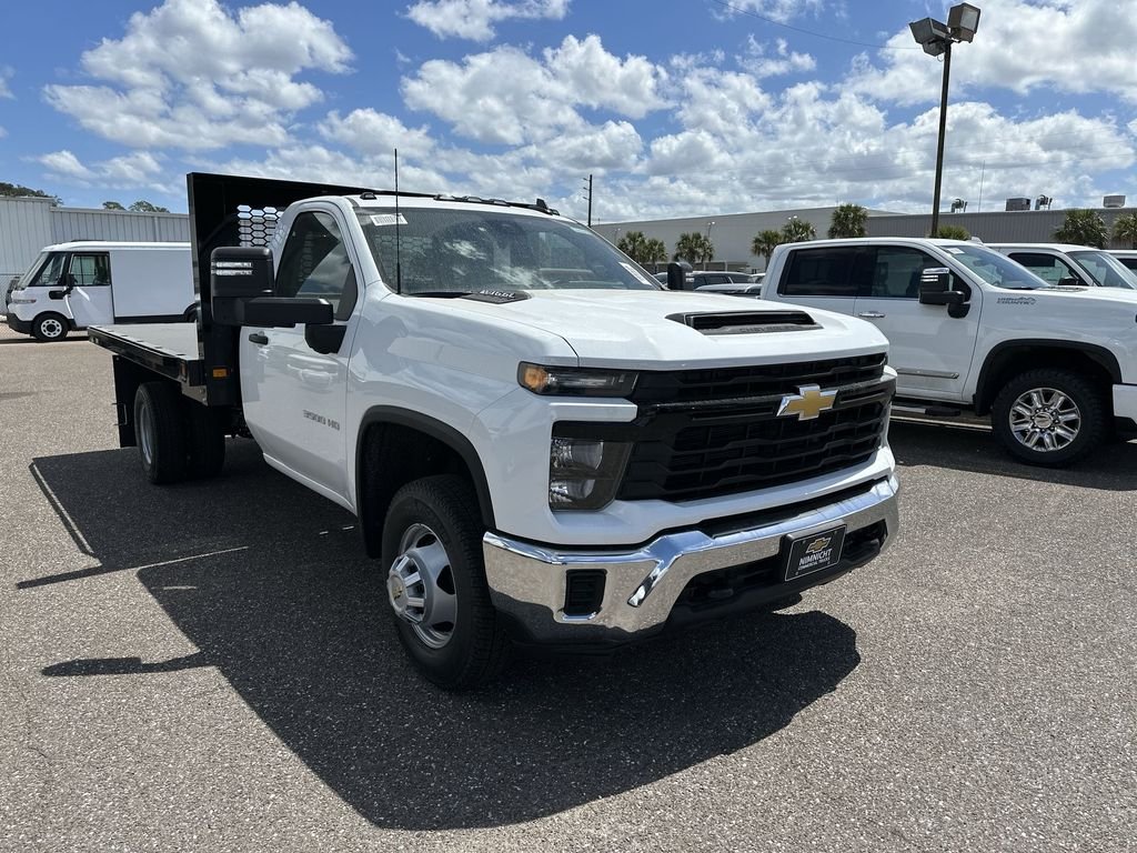 New 2026 Summit White Chevrolet Work Truck image 10
