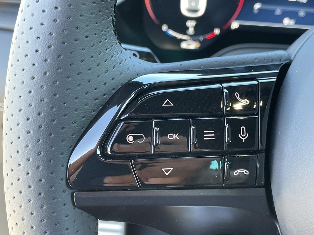 New 2026 Bianco Maserati Modena image 8