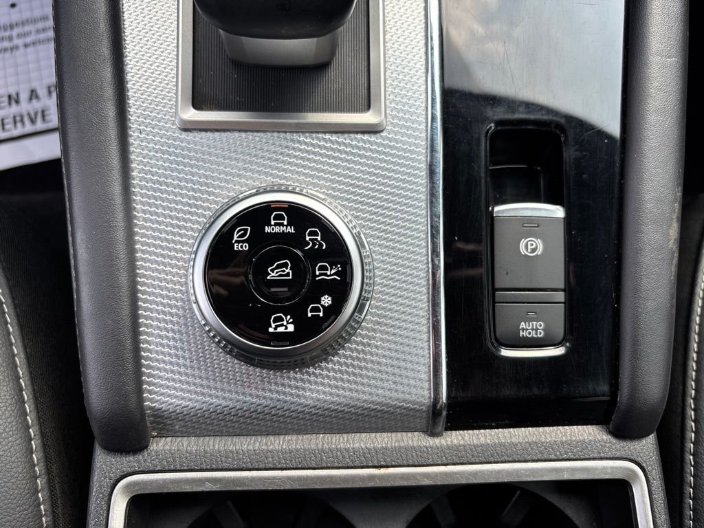 Used 2024 Black Mitsubishi  image 29