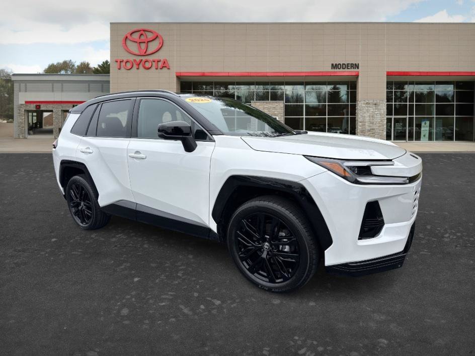 Used 2026 Wind Chill Pearl w/Black Roof Toyota XSE image 1