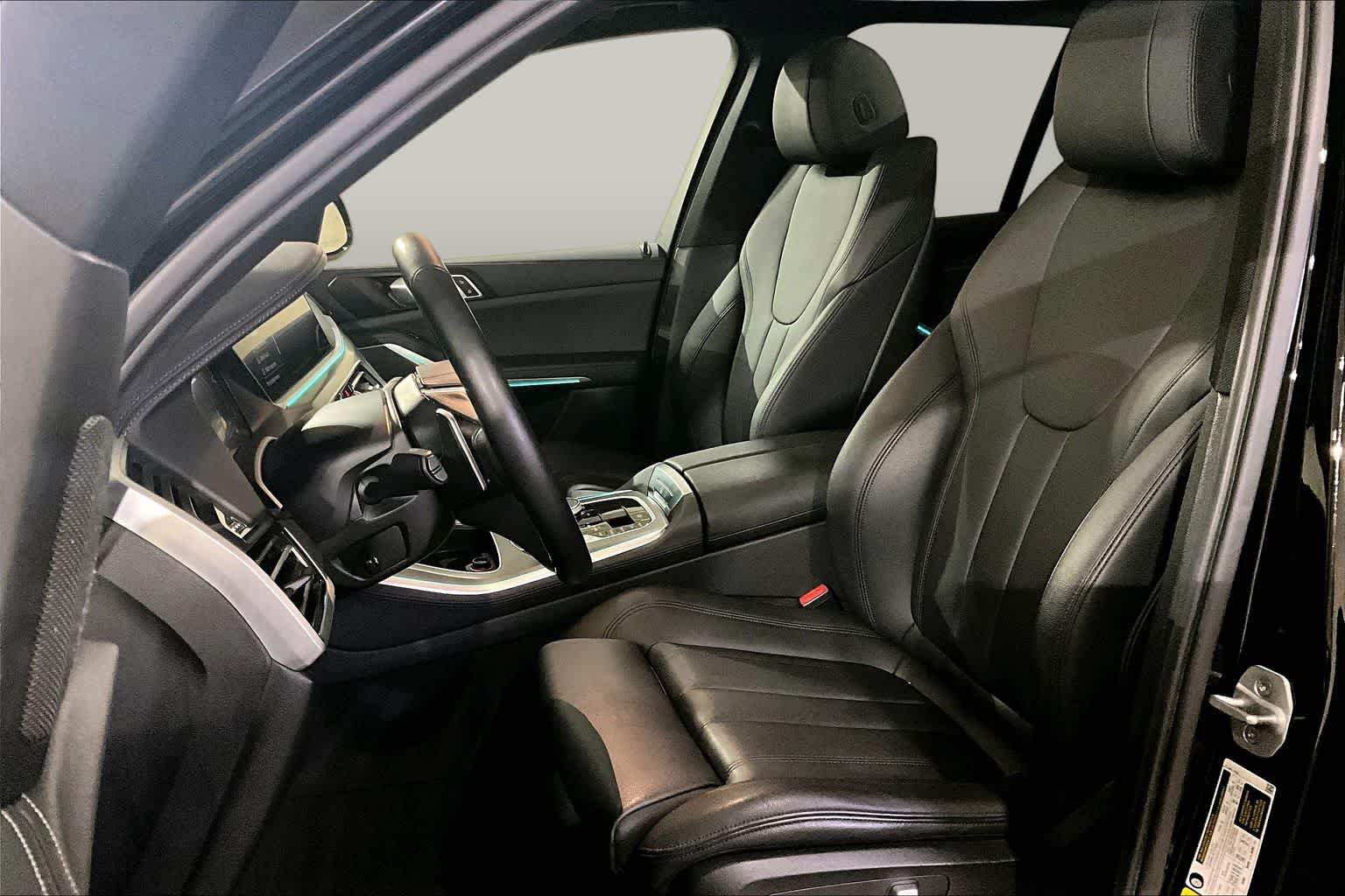 Used 2022 Jet Black BMW xDrive40i image 8