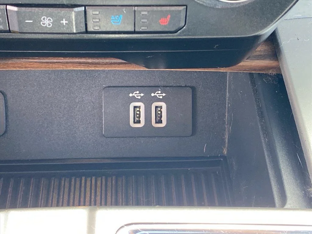 Used 2016 Blue Ford Lariat image 16