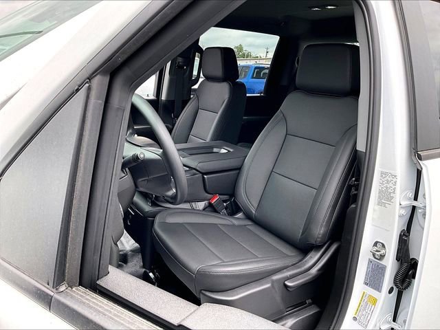 New 2026 Summit White Chevrolet Work Truck image 10