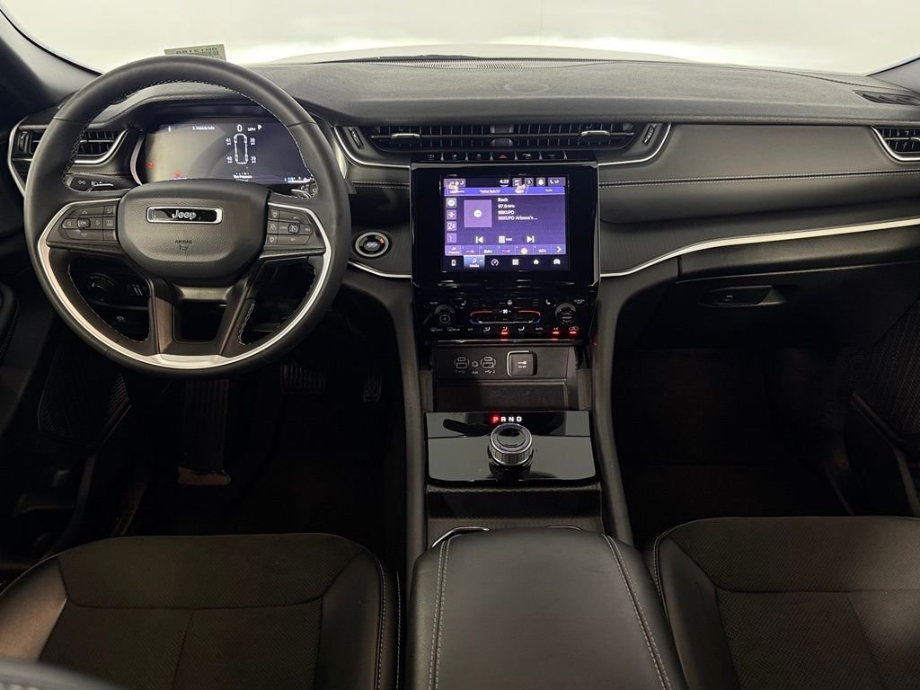 Used 2025 White Jeep Altitude image 13