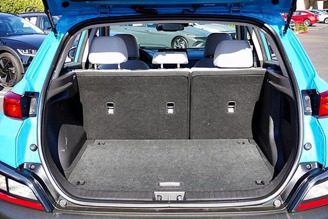 Used 2023 Green Hyundai SEL image 12