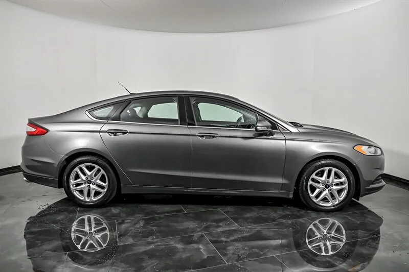 Used 2013 Sterling Gray Metallic Ford SE image 10