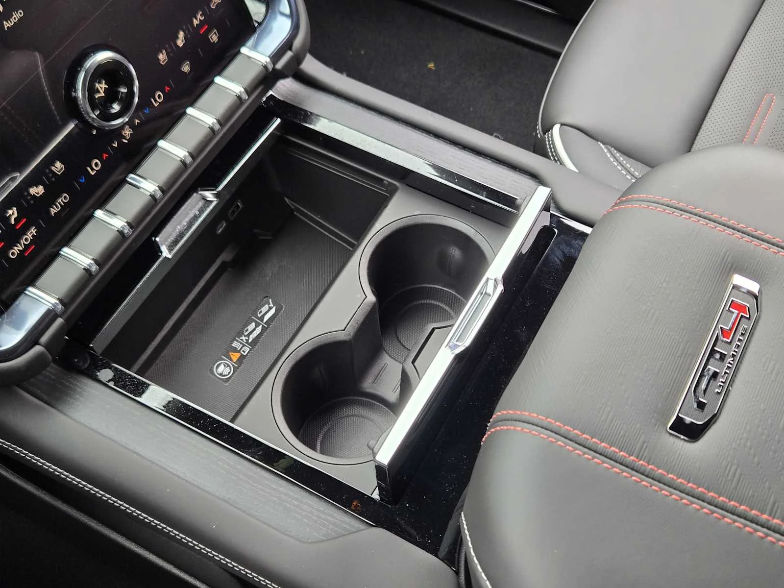 2026 GMC Yukon XL AT4 Ultimate - Photo 14
