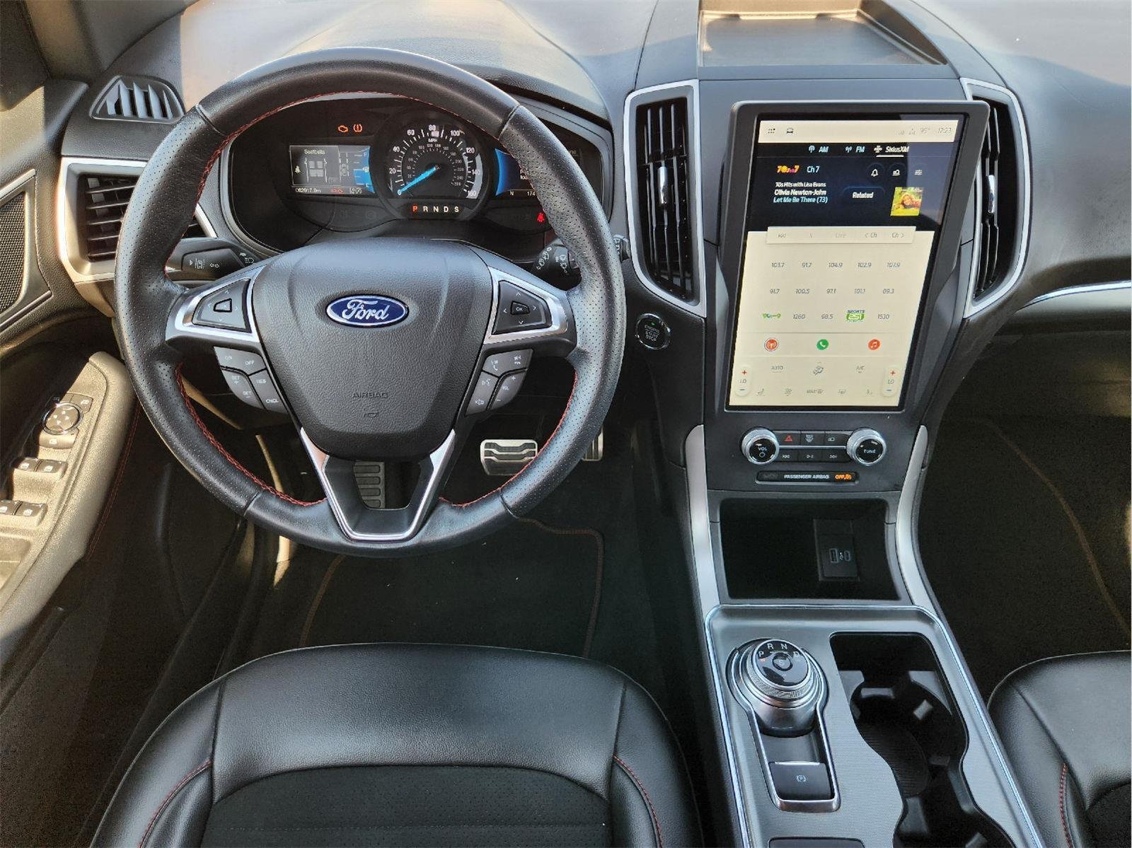 2022 Ford Edge photo 27 of 33