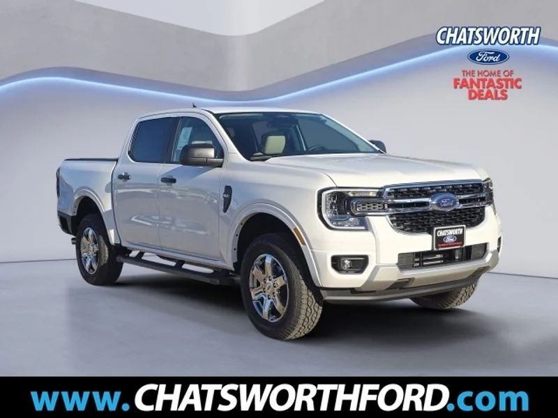 New 2025 Oxford White Ford XLT image 1