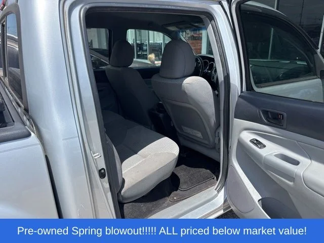 Used 2013 Silver Toyota  image 13