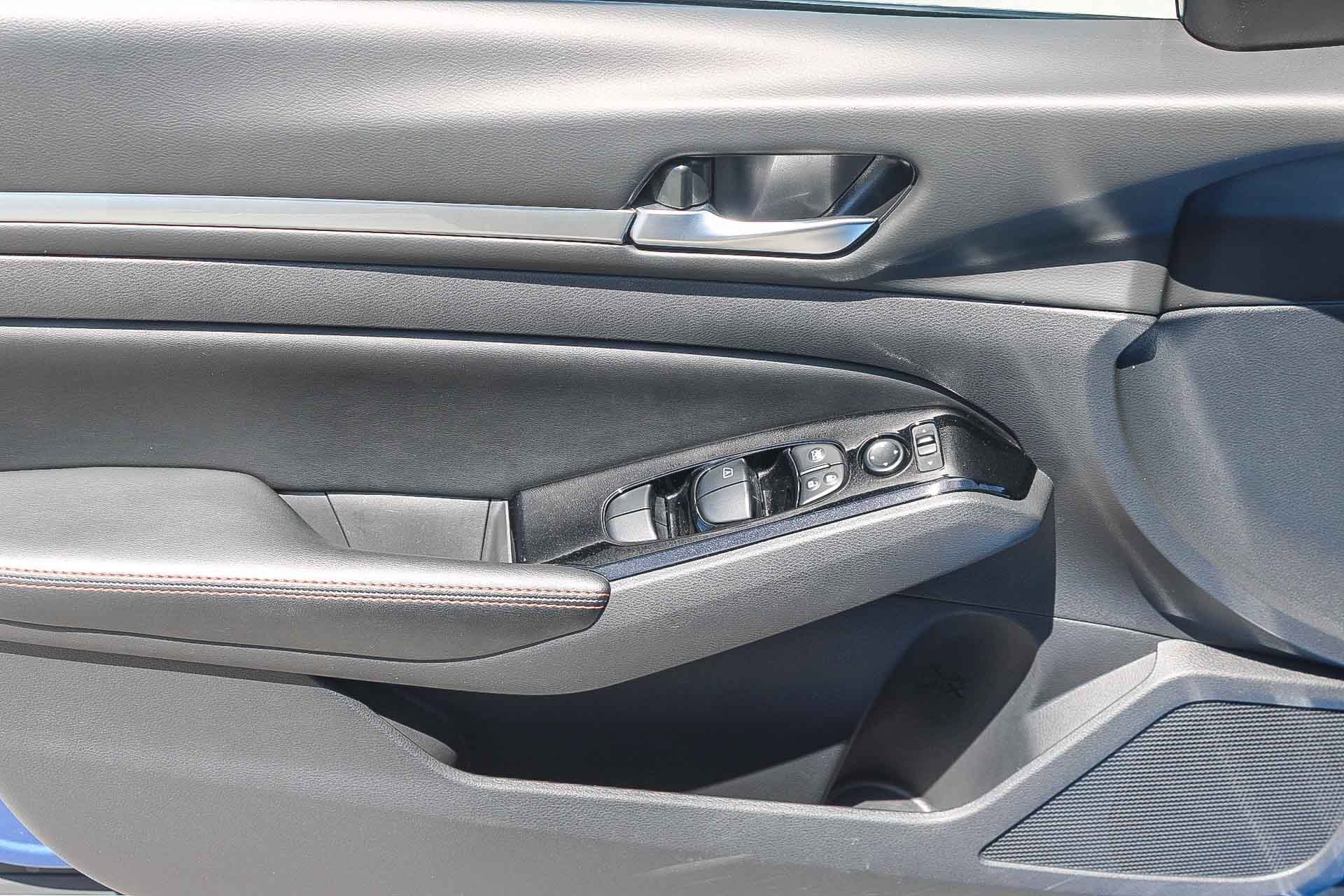 2025 Nissan Altima SR - Photo 20