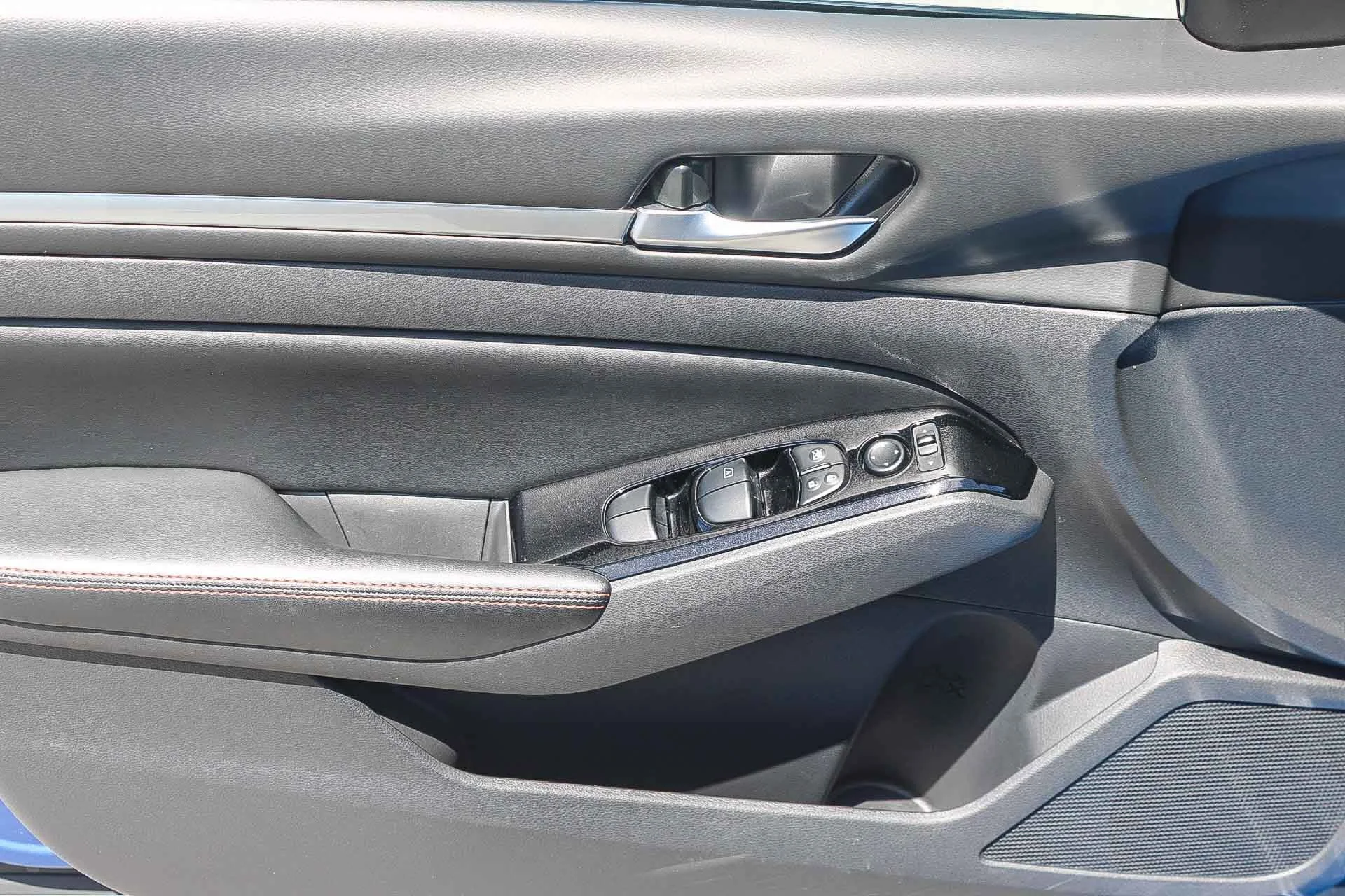 2025 Nissan Altima SR - Photo 20
