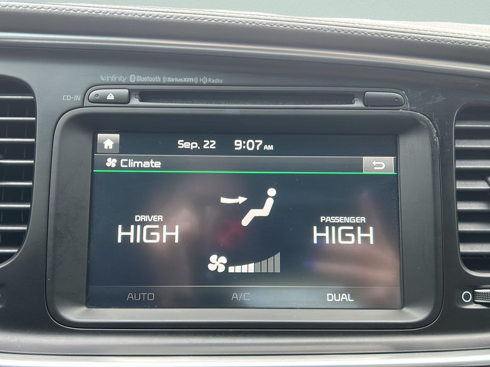Used 2015 Titanium Kia SX Turbo image 12