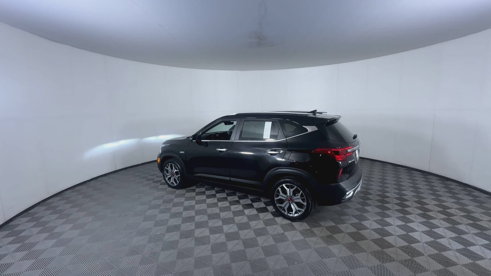 Used 2023 Cherry Black Kia SX image 6