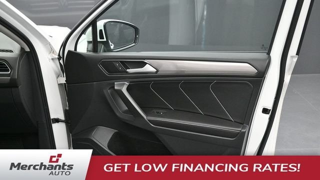 2022 Volkswagen Tiguan SE - Photo 14