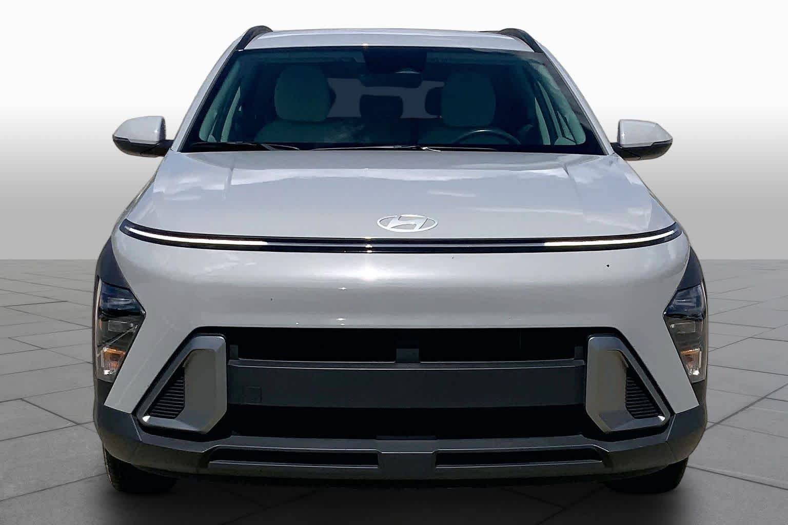 Used 2025 Cyber Gray Metallic Hyundai SEL image 4