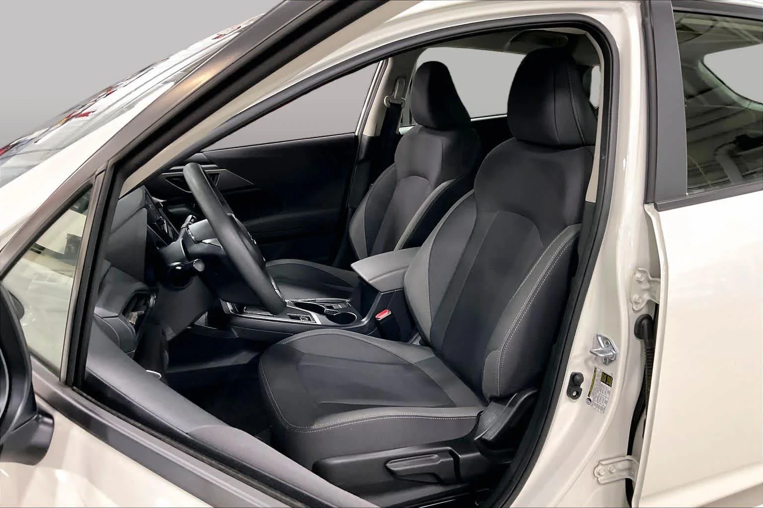 Used 2025 Crystal White Pearl Subaru  image 8