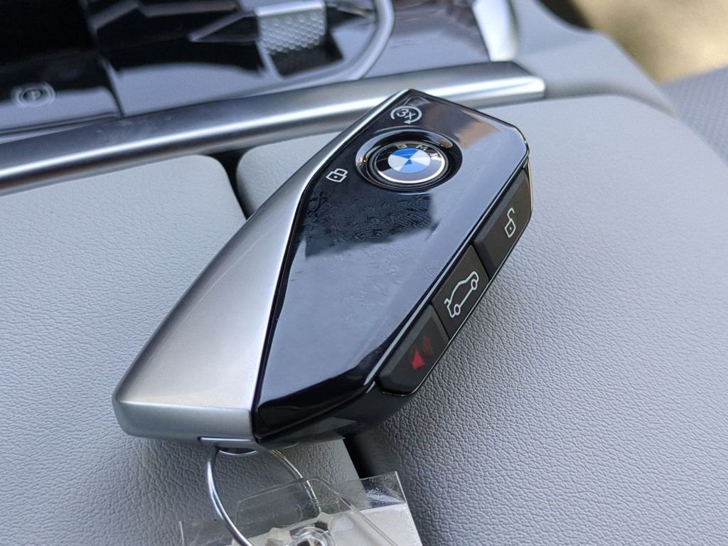 New 2027 Blue Ridge Mountain Metallic BMW xDrive40i image 29