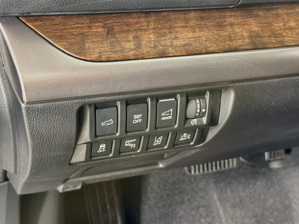 Used 2016 Silver Subaru 2.5i image 10