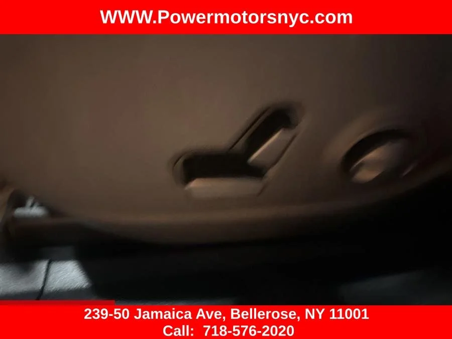 Used 2023 White Jeep Altitude image 29