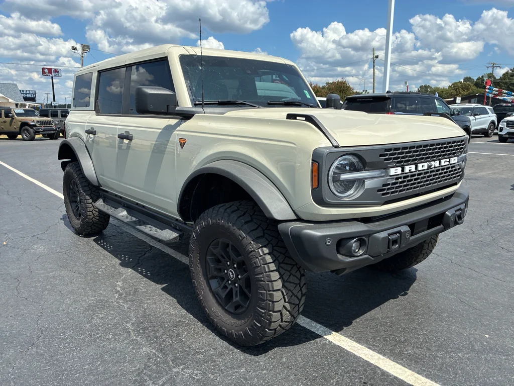Certified Used 2026 Desert Sand Ford Badlands image 3